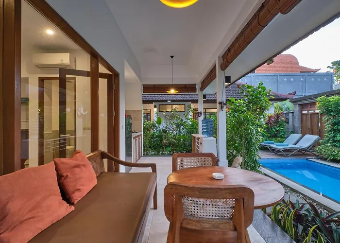 Rumah Taman Kutuh Villa *