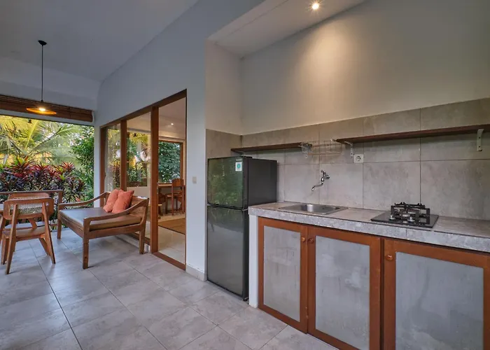 Villa Rumah Taman Kutuh
