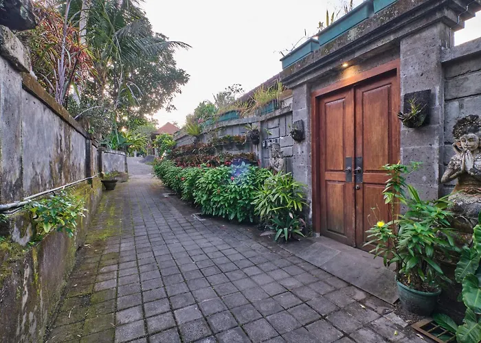 Villa Rumah Taman Kutuh *